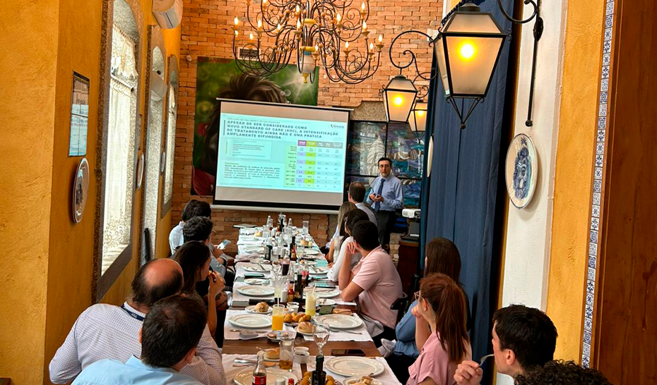 Discussão sobre câncer de próstata metastático